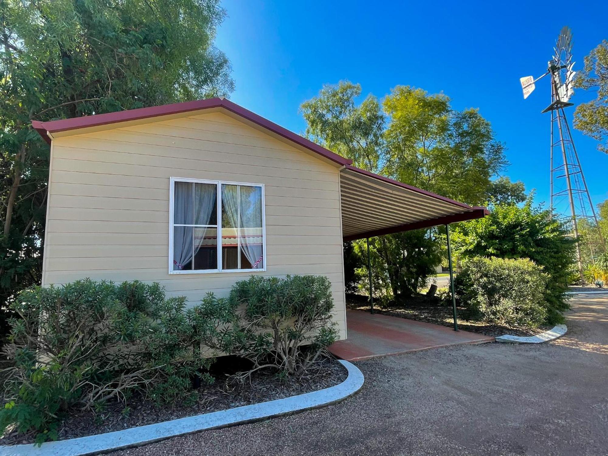 Roma Aussie Tourist Park Motel Exterior photo